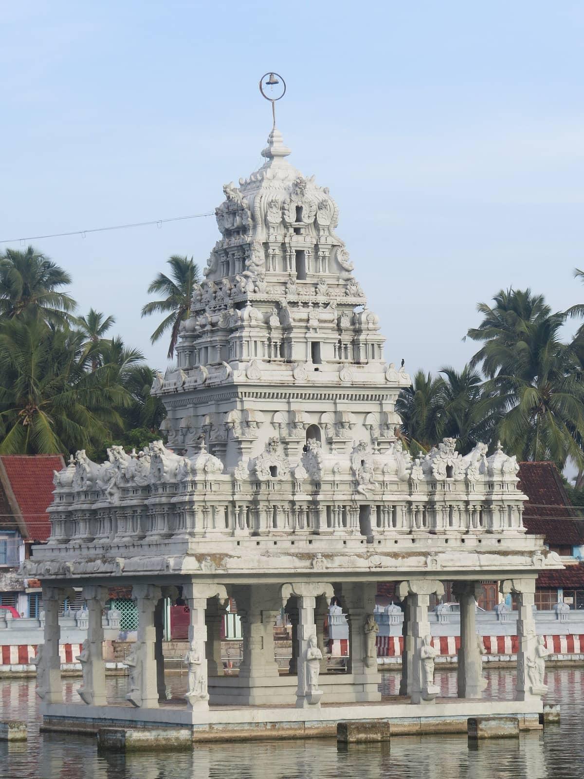 The white gopuram of Suchindram Thanumalayan Temple